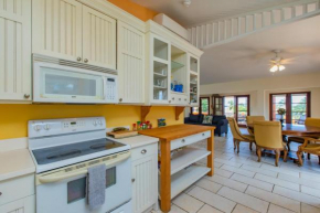 Welcome to Walk to the Beach Located walking distance to the Beach and Green Caye Marina